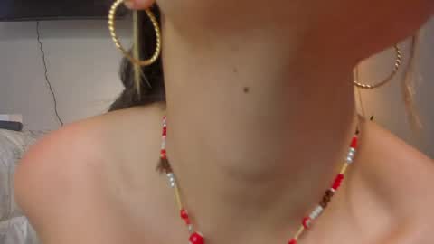 Snapshot of katheriine_saenz22 chatting on 22, 4, 2026 Kathee Saenz online show from 22, 4, 2026