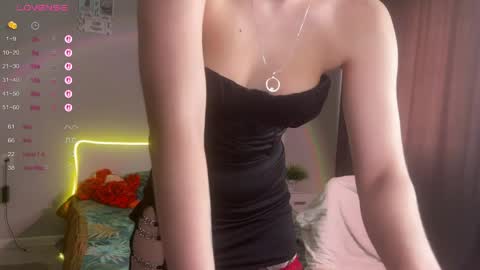 Snapshot of katherine__ross chatting on 23, 4, 2026 katherine__ross online show from 23, 4, 2026