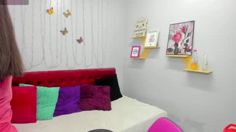 Paola online show from 1, 2, 2025