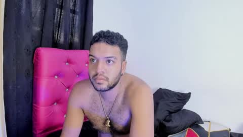 Snapshot of katia__dann chatting on 4, 1, 2025 katalina y Daniel online show from 4, 1, 2025