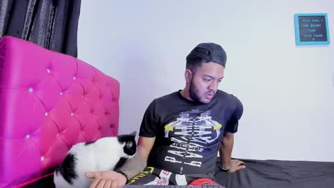 Snapshot of katia__dann chatting on 5, 1, 2025 katalina y Daniel online show from 5, 1, 2025