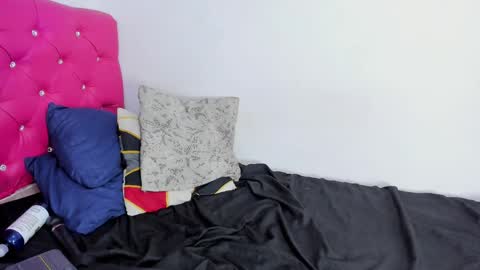Snapshot of katia__dann chatting on 4, 2, 2025 katalina y Daniel online show from 4, 2, 2025