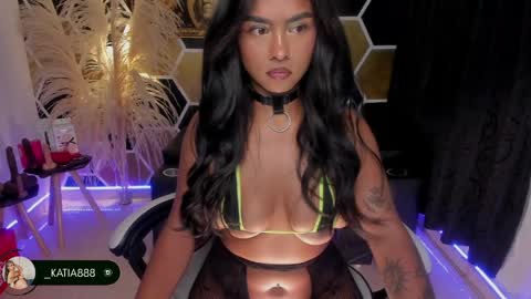 Snapshot of katia_high chatting on 5, 6, 2026 katia_high online show from 5, 6, 2026