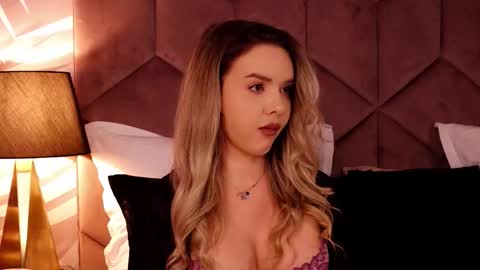 KatJolie online show from 16, 10, 2025