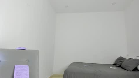 Follow me on instagram and twitter as correaktnees online show from 9, 3, 2025