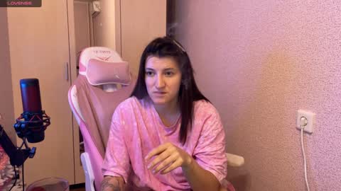 Snapshot of katrin_kristal chatting on 30, 1, 2025 naked in pvt show 100 tk online show from 30, 1, 2025