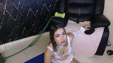 Snapshot of katt_bdsm chatting on 1, 10, 2025 Katt online show from 1, 10, 2025