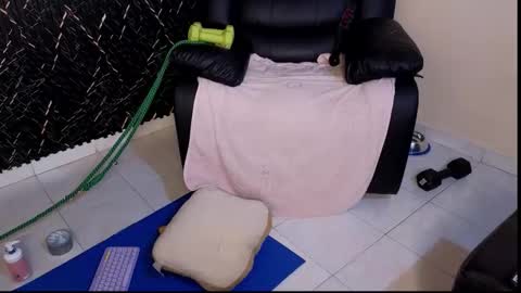 Snapshot of katt_bdsm chatting on 2, 10, 2025 Katt online show from 2, 10, 2025