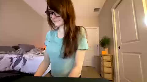 Josie live show Tuesday Wednesday and Thursday online show from 15, 10, 2025