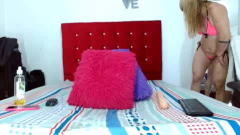 Snapshot of kattysex74 chatting on 22, 12, 2024 kattysex74 online show from 22, 12, 2024