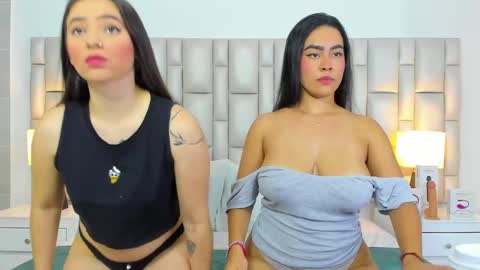 katy blonde girl and paola big boobs online show from 10, 10, 2025