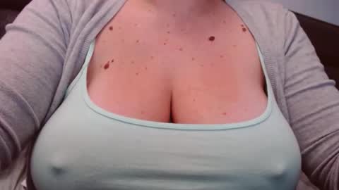 Snapshot of katynextdoor chatting on 2, 10, 2025 Katy online show from 2, 10, 2025