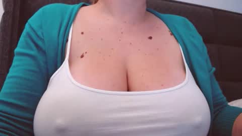 Snapshot of katynextdoor chatting on 16, 10, 2025 Katy online show from 16, 10, 2025