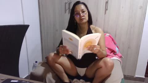  Khawit  online show from 23, 12, 2024