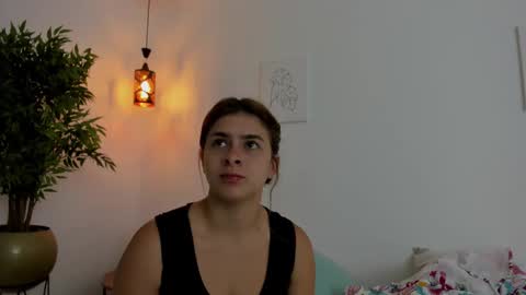 Snapshot of kaylajhonnes6 chatting on 6, 10, 2025 K A Y L A online show from 6, 10, 2025