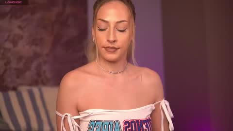 Snapshot of kayleeflynn chatting on 28, 2, 2025 Kayleeflynn online show from 28, 2, 2025