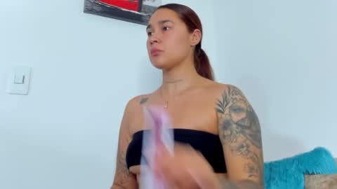 Kaylee Scott online show from 11, 11, 2025