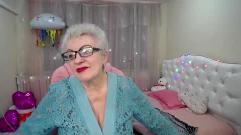 kaylesmoll online show from 25, 1, 2025