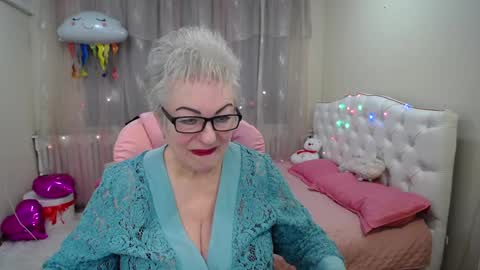kaylesmoll online show from 28, 1, 2025