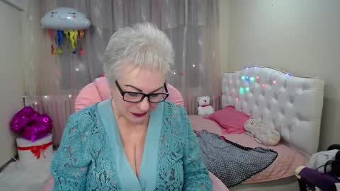 kaylesmoll online show from 30, 1, 2025