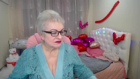 kaylesmoll online show from 4, 2, 2025