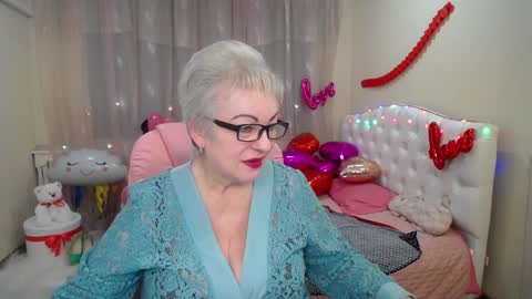 kaylesmoll online show from 5, 2, 2025
