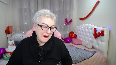 kaylesmoll online show from 11, 2, 2025