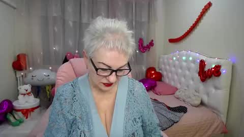 kaylesmoll online show from 13, 2, 2025