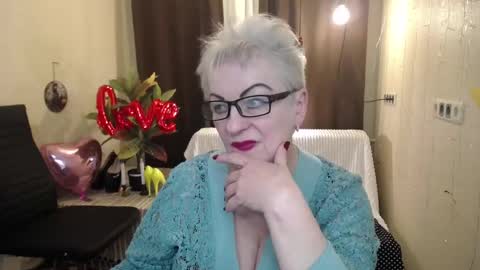 kaylesmoll online show from 16, 2, 2025