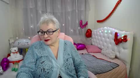 kaylesmoll online show from 22, 2, 2025