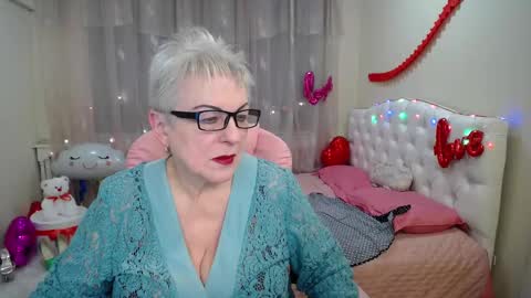 kaylesmoll online show from 25, 2, 2025