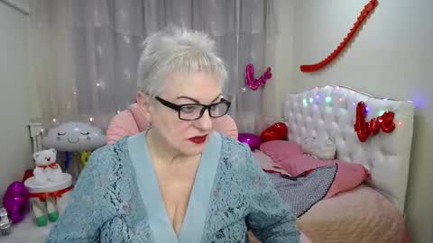 kaylesmoll online show from 27, 2, 2025