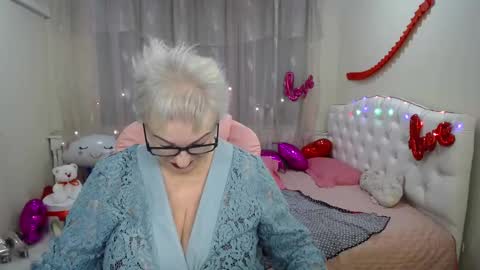 kaylesmoll online show from 1, 3, 2025