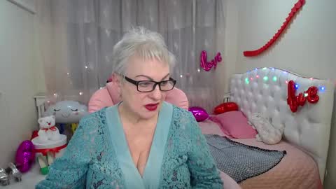 kaylesmoll online show from 5, 3, 2025