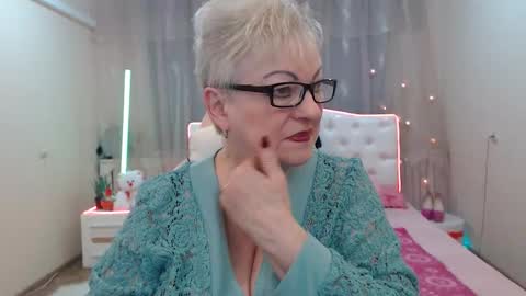 kaylesmoll online show from 12, 11, 2025