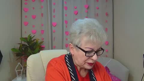 kaylesmoll online show from 6, 2, 2026