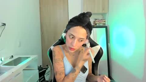 kaylie online show from 8, 4, 2026