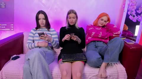 Seb Polly Roxy Jonny online show from 4, 3, 2025