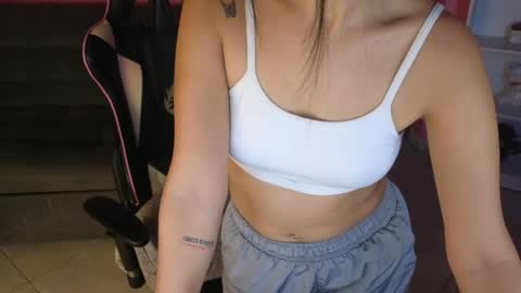 Snapshot of keeiity_moon chatting on 12, 5, 2026 keeiity_moon online show from 12, 5, 2026