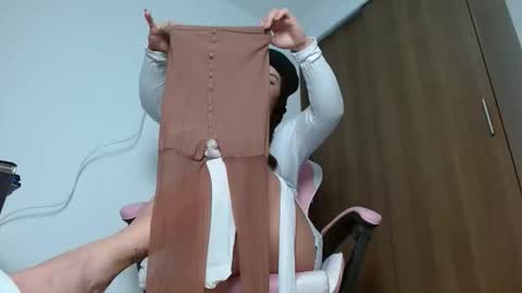 Snapshot of keilafranco chatting on 27, 11, 2025 keilafranco online show from 27, 11, 2025