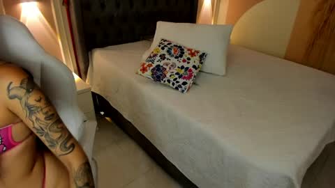 Keira Angel online show from 22, 4, 2026