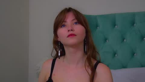 Keira online show from 8, 9, 2025