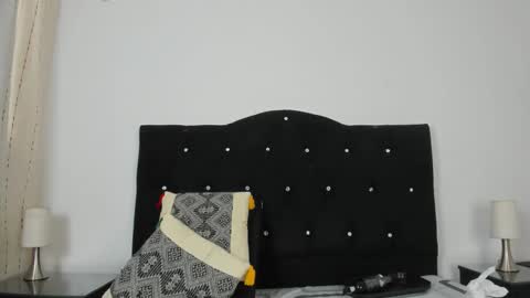   online show from 21, 11, 2025