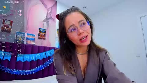 Kelly online show from 4, 10, 2025