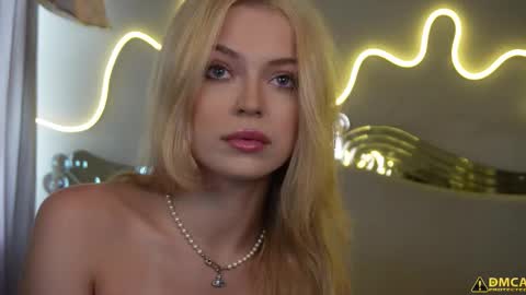 Snapshot of kelly_peachpiee chatting on 27, 9, 2025 Kelly online show from 27, 9, 2025
