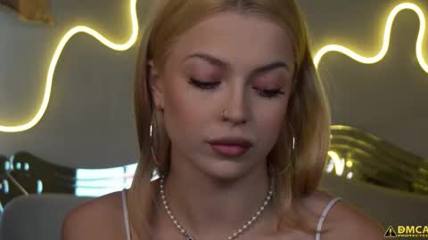 Snapshot of kelly_peachpiee chatting on 28, 9, 2025 Kelly online show from 28, 9, 2025