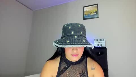 kellyMillian  online show from 18, 10, 2025