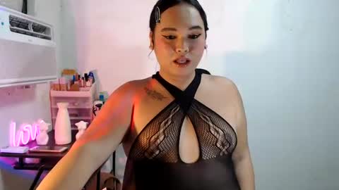 KELLY MCDOLEN online show from 26, 7, 2026