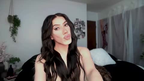 Kelsi  online show from 3, 3, 2026