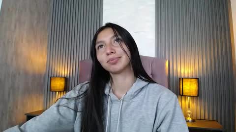 Snapshot of kendall_saenz chatting on 5, 3, 2025 kendall_saenz online show from 5, 3, 2025